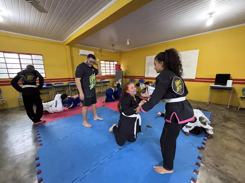 Projeto “ESPORTE +" Escola de Jiu-Jitsu conquista 11 medalhas no Campeonato Brasileiro Centro-Oeste Projeto “ESPORTE +" Escola de Jiu-Jitsu conquista 11 medalhas no Campeonato Brasileiro Centro-Oeste