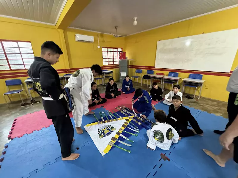 Projeto “ESPORTE +" Escola de Jiu-Jitsu conquista 11 medalhas no Campeonato Brasileiro Centro-Oeste Projeto “ESPORTE +" Escola de Jiu-Jitsu conquista 11 medalhas no Campeonato Brasileiro Centro-Oeste