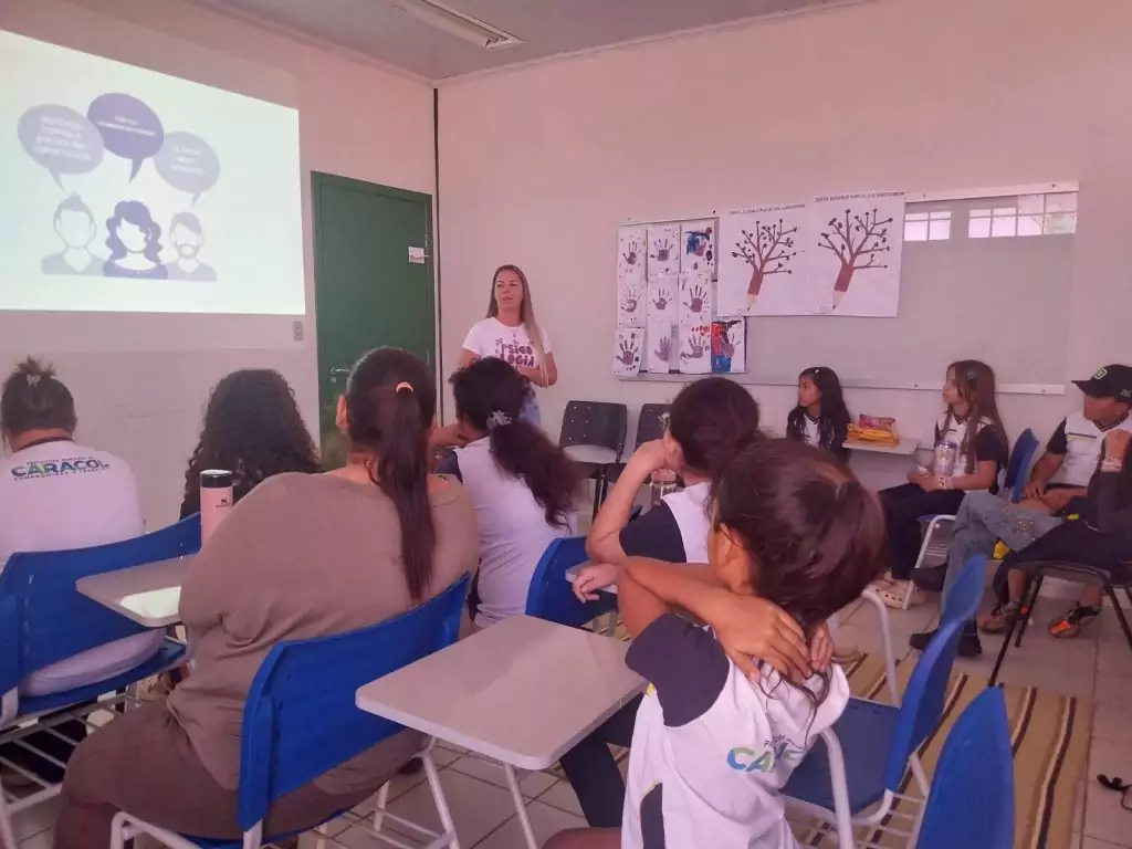 Campanha Agosto Lilás mobiliza crianças e adolescentes em Caracol Campanha Agosto Lilás mobiliza crianças e adolescentes em Caracol