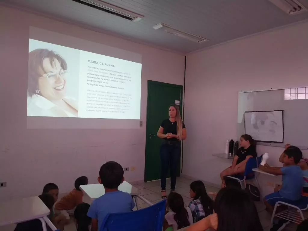 Campanha Agosto Lilás mobiliza crianças e adolescentes em Caracol Campanha Agosto Lilás mobiliza crianças e adolescentes em Caracol