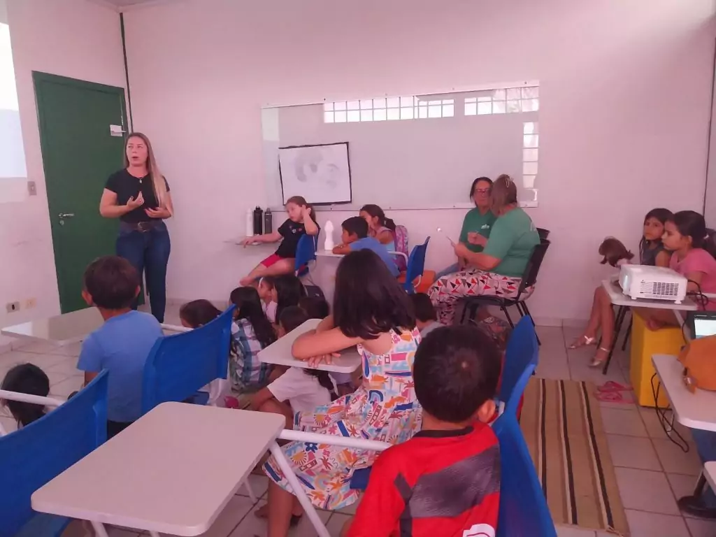 Campanha Agosto Lilás mobiliza crianças e adolescentes em Caracol Campanha Agosto Lilás mobiliza crianças e adolescentes em Caracol