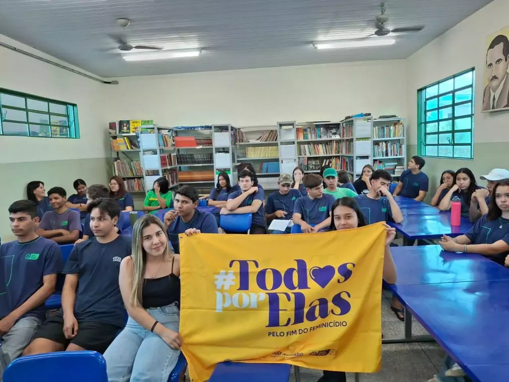 Campanha Agosto Lilás mobiliza crianças e adolescentes em Caracol Campanha Agosto Lilás mobiliza crianças e adolescentes em Caracol