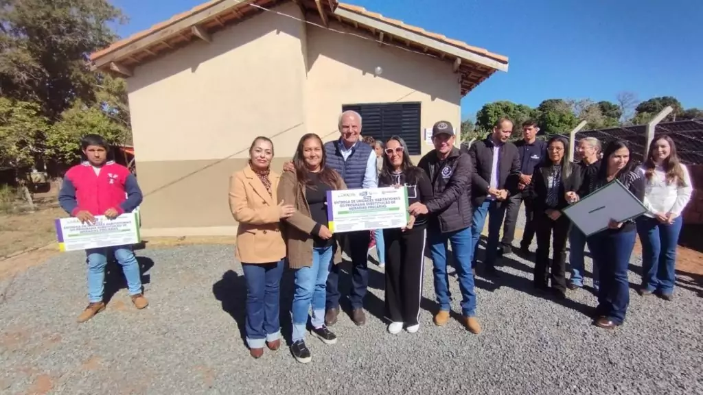 Prefeitura de Caracol entrega 26 novas casas e inaugura ponte de concreto
