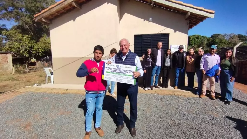 Prefeitura de Caracol entrega 26 novas casas e inaugura ponte de concreto