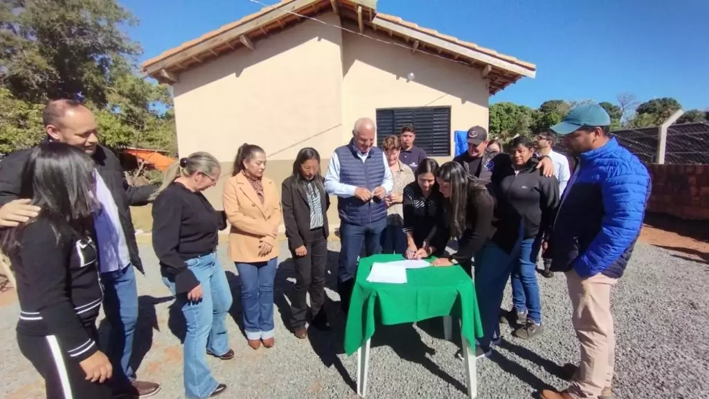 Prefeitura de Caracol entrega 26 novas casas e inaugura ponte de concreto