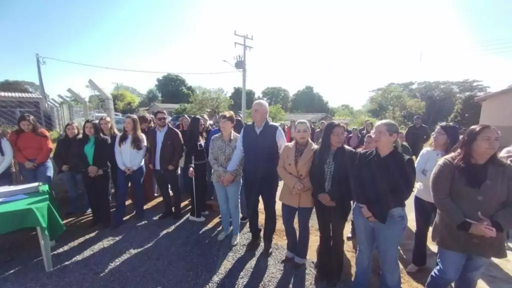 Prefeitura de Caracol entrega 26 novas casas e inaugura ponte de concreto