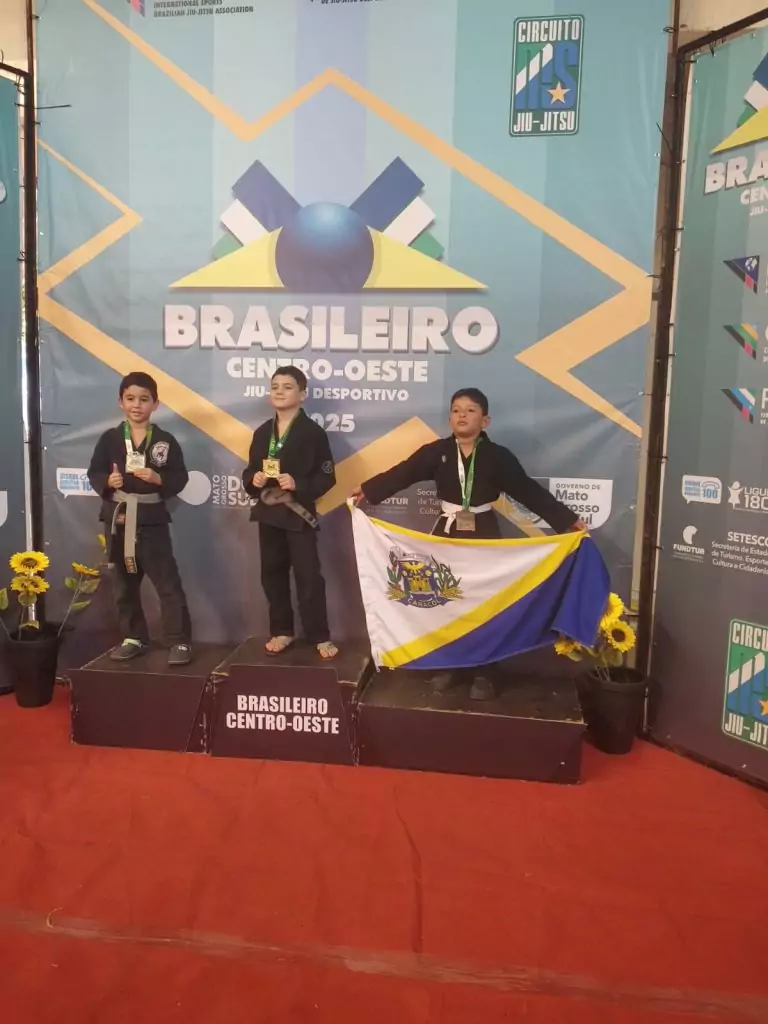 Projeto “ESPORTE +" Escola de Jiu-Jitsu conquista 11 medalhas no Campeonato Brasileiro Centro-Oeste Projeto “ESPORTE +" Escola de Jiu-Jitsu conquista 11 medalhas no Campeonato Brasileiro Centro-Oeste