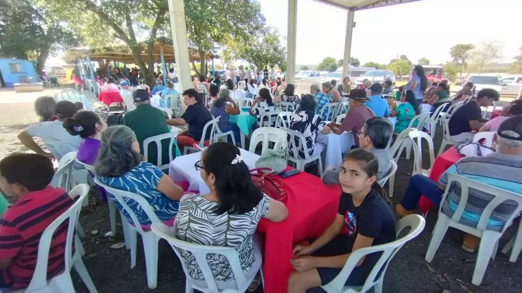 Prefeitura de Caracol promove almoço dançante para idosos do SCFV 60+ em parceria com Sicredi