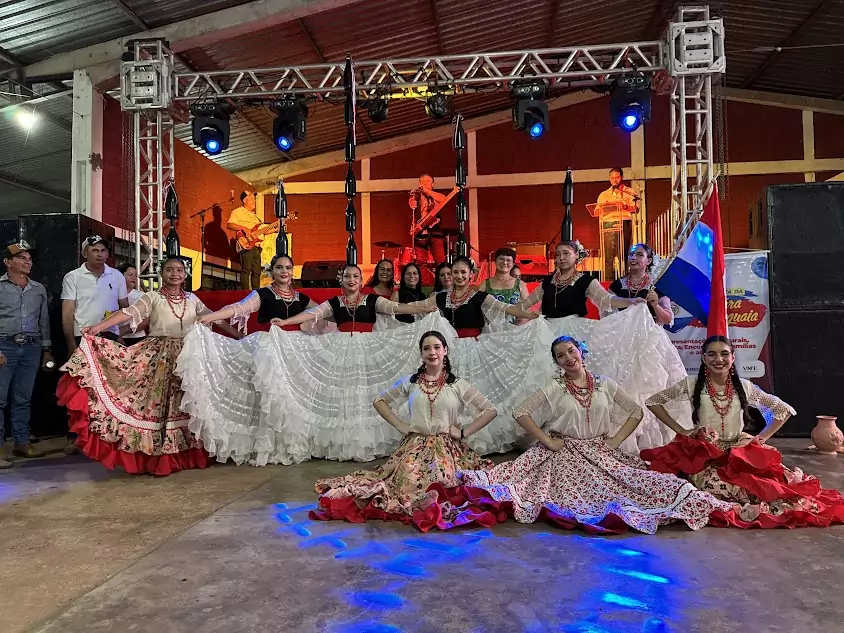 Cultura Paraguaia agitou Caracol no último sábado Cultura Paraguaia agitou Caracol no último sábado