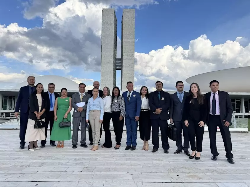 Prefeito Carlos Humberto Pagliosa e vereadores celebram resultados de viagem a Brasília