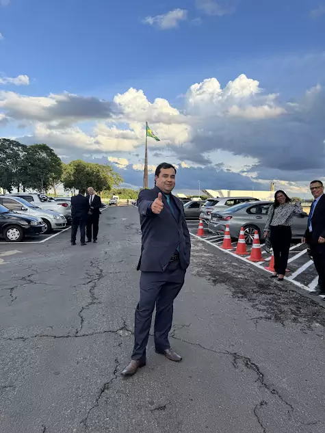 Prefeito Carlos Humberto Pagliosa e vereadores celebram resultados de viagem a Brasília