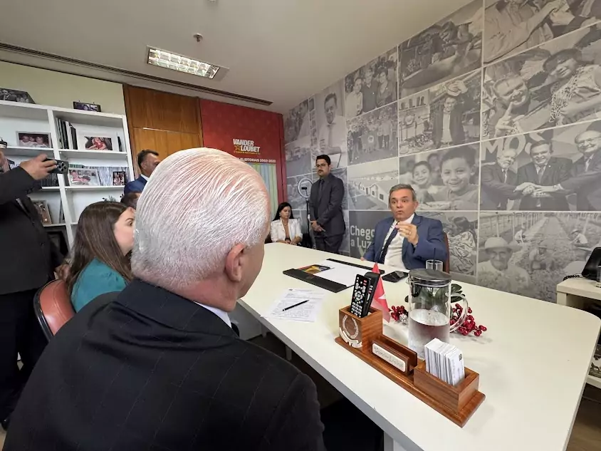 Prefeito Carlos Humberto Pagliosa e vereadores celebram resultados de viagem a Brasília