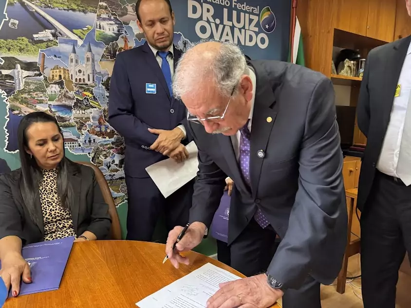 Prefeito Carlos Humberto Pagliosa e vereadores celebram resultados de viagem a Brasília