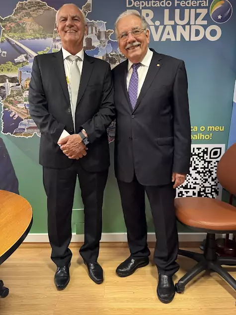 Prefeito Carlos Humberto Pagliosa e vereadores celebram resultados de viagem a Brasília