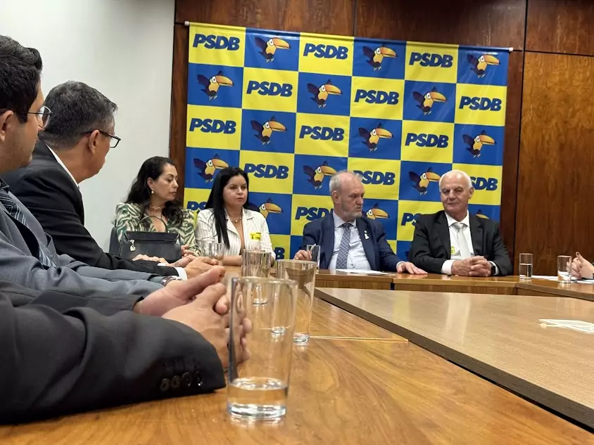 Prefeito Carlos Humberto Pagliosa e vereadores celebram resultados de viagem a Brasília