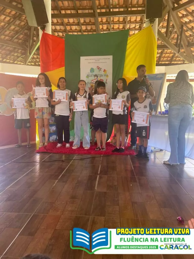 Projeto Leitura Viva premia alunos destaques de 2025 em Caracol