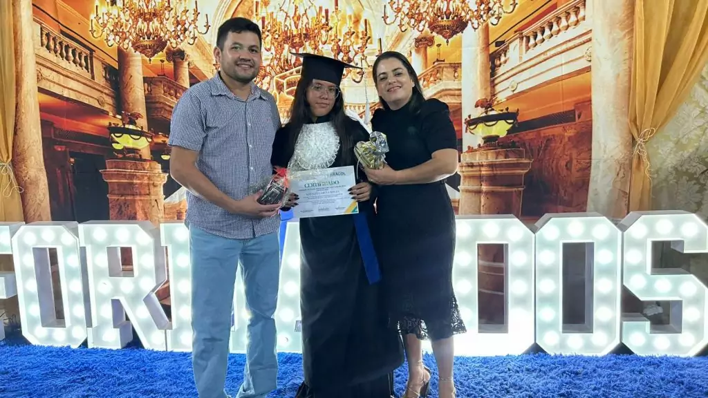 Formatura do 9º ano da Escola João José Leite da Silva marca encerramento de ciclo em Caracol