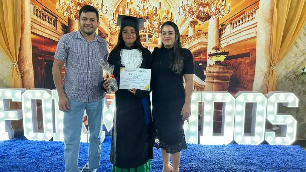 Formatura do 9º ano da Escola João José Leite da Silva marca encerramento de ciclo em Caracol