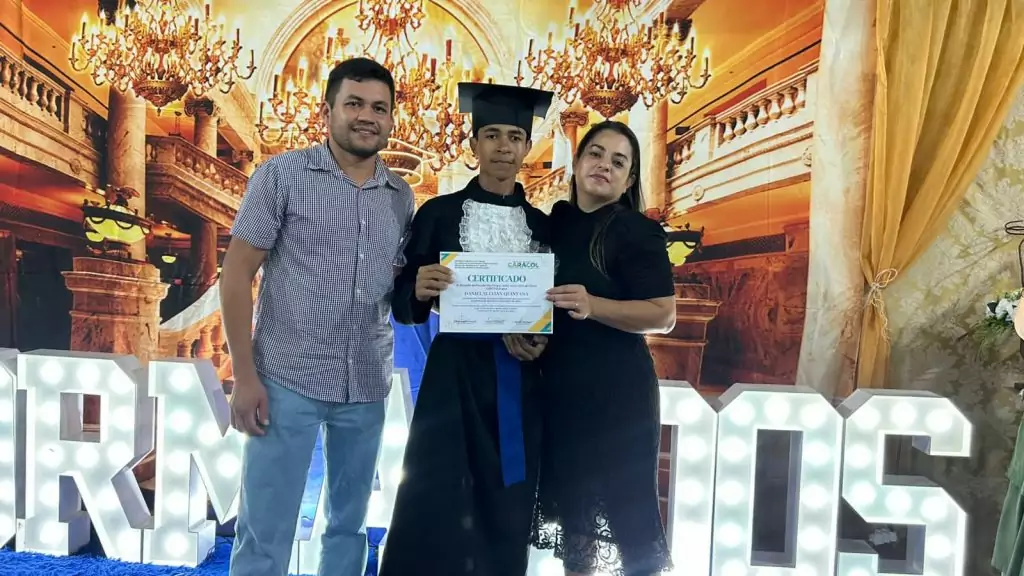 Formatura do 9º ano da Escola João José Leite da Silva marca encerramento de ciclo em Caracol
