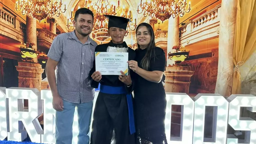 Formatura do 9º ano da Escola João José Leite da Silva marca encerramento de ciclo em Caracol