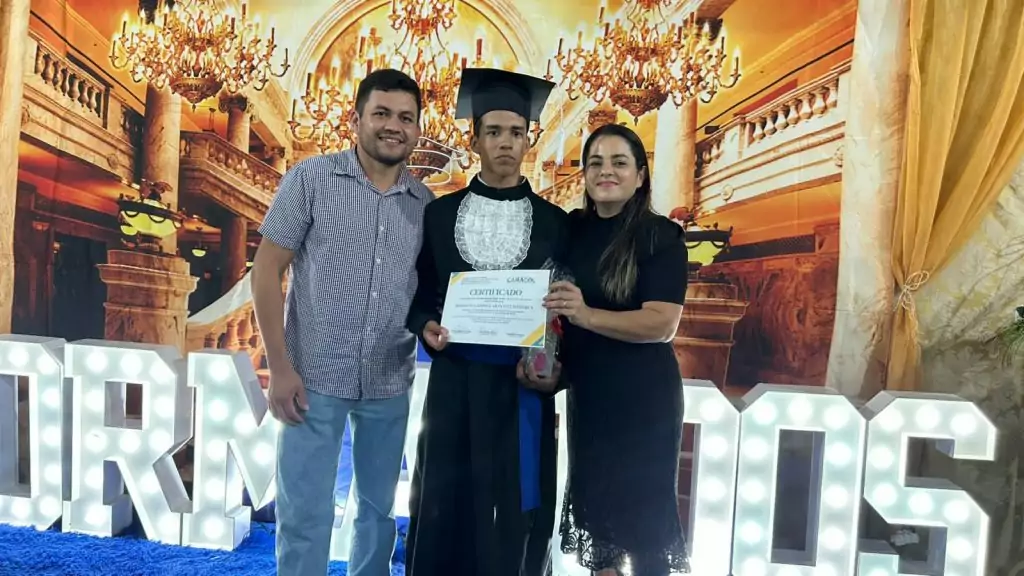 Formatura do 9º ano da Escola João José Leite da Silva marca encerramento de ciclo em Caracol