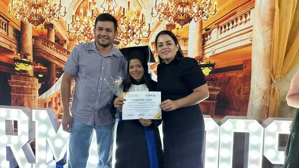 Formatura do 9º ano da Escola João José Leite da Silva marca encerramento de ciclo em Caracol