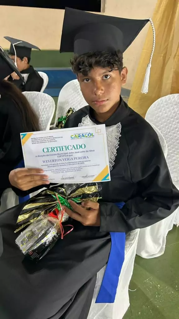 Formatura do 9º ano da Escola João José Leite da Silva marca encerramento de ciclo em Caracol