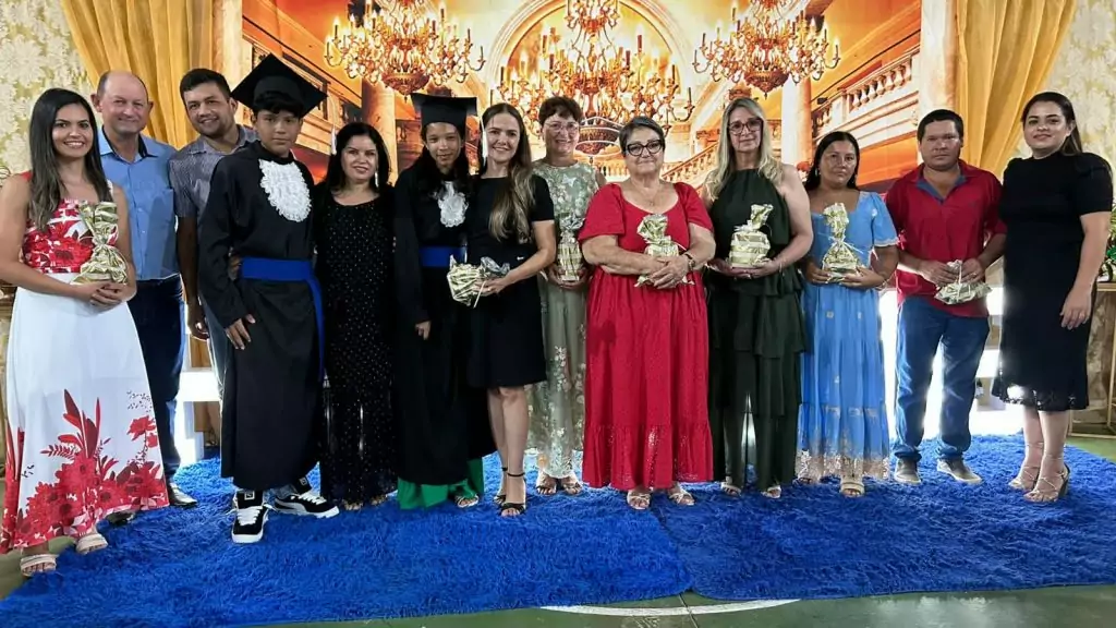 Formatura do 9º ano da Escola João José Leite da Silva marca encerramento de ciclo em Caracol