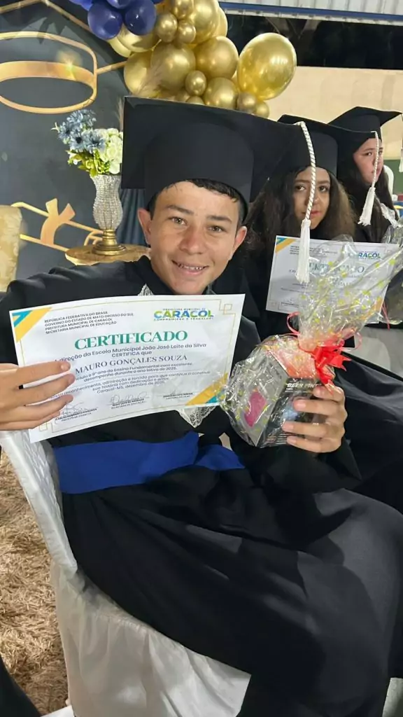 Formatura do 9º ano da Escola João José Leite da Silva marca encerramento de ciclo em Caracol
