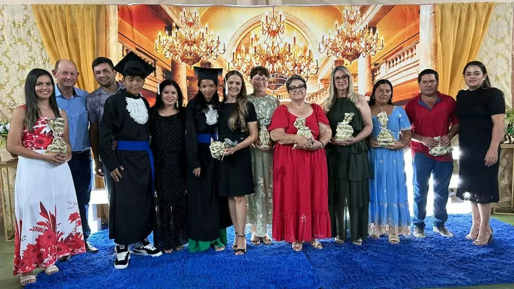 Formatura do 9º ano da Escola João José Leite da Silva marca encerramento de ciclo em Caracol