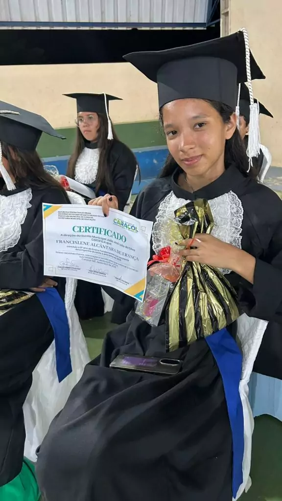 Formatura do 9º ano da Escola João José Leite da Silva marca encerramento de ciclo em Caracol