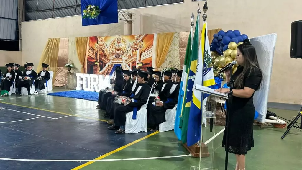 Formatura do 9º ano da Escola João José Leite da Silva marca encerramento de ciclo em Caracol