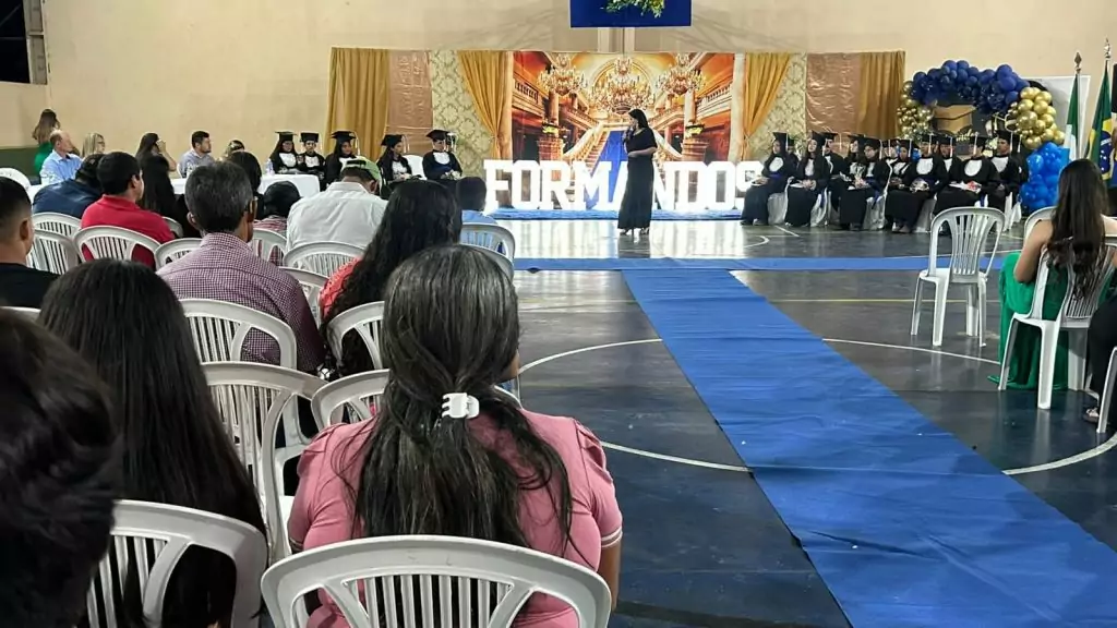 Formatura do 9º ano da Escola João José Leite da Silva marca encerramento de ciclo em Caracol