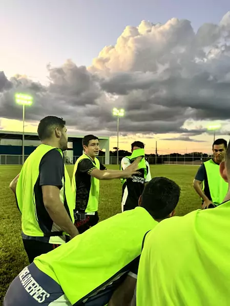 Prefeito Neco Pagliosa acompanha início dos preparativos do time de Caracol para a Copa Assomasul 2026