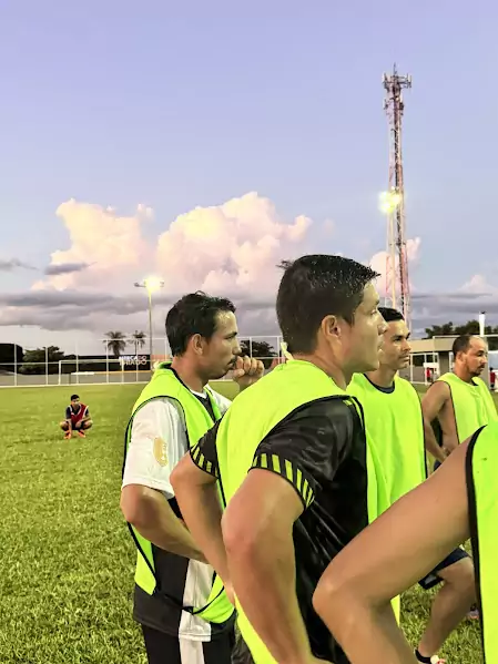 Prefeito Neco Pagliosa acompanha início dos preparativos do time de Caracol para a Copa Assomasul 2026
