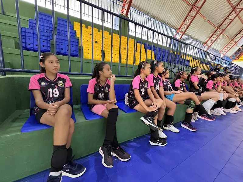 Projeto Esporte+Escola Voleibol Feminino é espaço de proteção e formação de base em Caracol