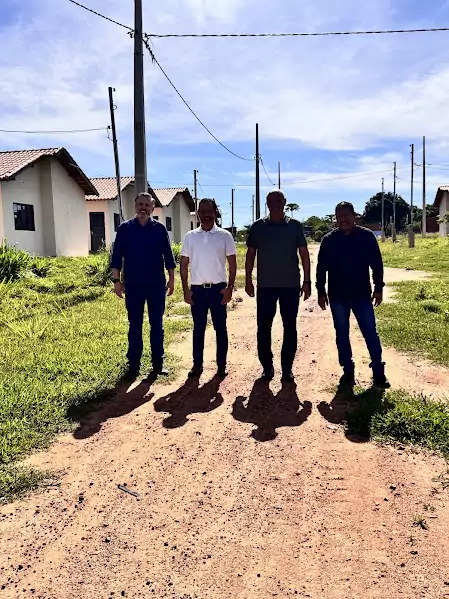 Secretário da Casa Civil, Walter Carneiro Filho, visita Caracol e acompanha obras do Governo do Estado