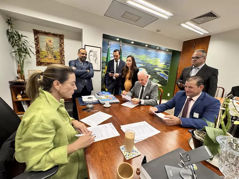 Prefeito Neco e vereadores de Caracol cumprem agenda positiva em Brasília