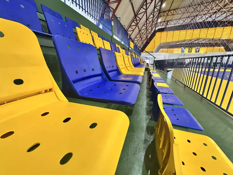 Reforma do Ginásio Primeiro de Maio em Caracol é inaugurada com grande público