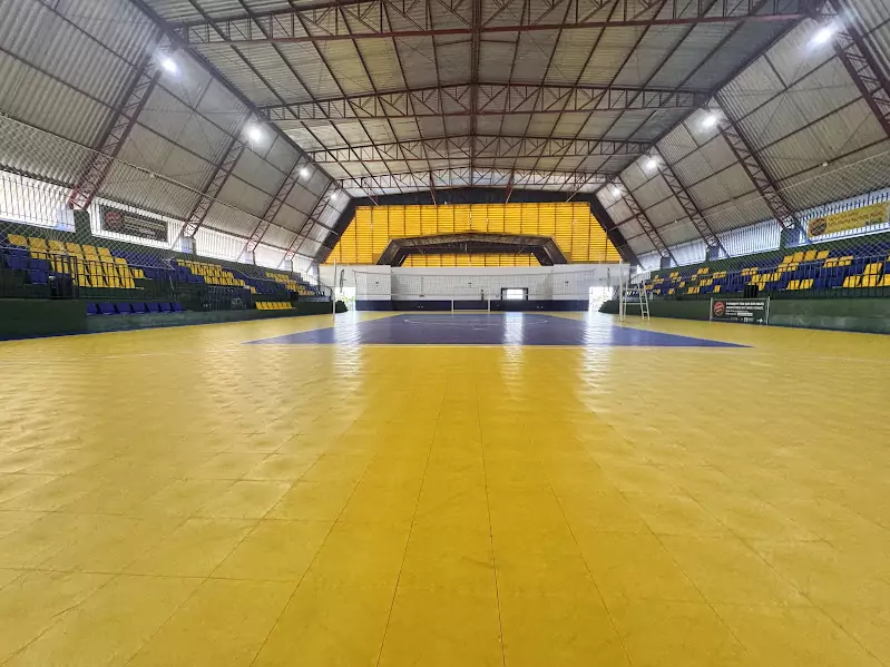 Reforma do Ginásio Primeiro de Maio em Caracol é inaugurada com grande público