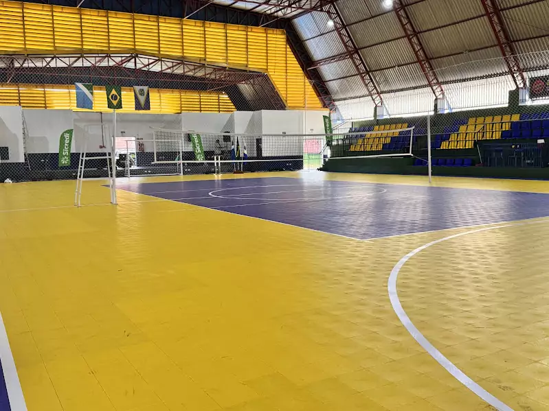Reforma do Ginásio Primeiro de Maio em Caracol é inaugurada com grande público