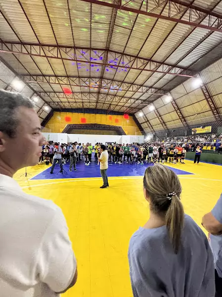 Reforma do Ginásio Primeiro de Maio em Caracol é inaugurada com grande público