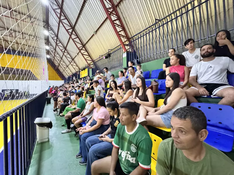 Reforma do Ginásio Primeiro de Maio em Caracol é inaugurada com grande público