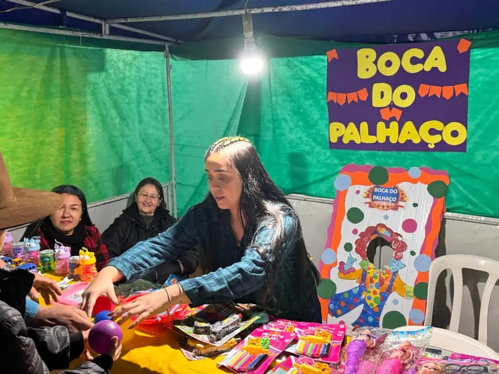 Público comparece em massa e vence o frio na Festa Julina das Escolas João José Leite da Silva e Joaquim dos Santos