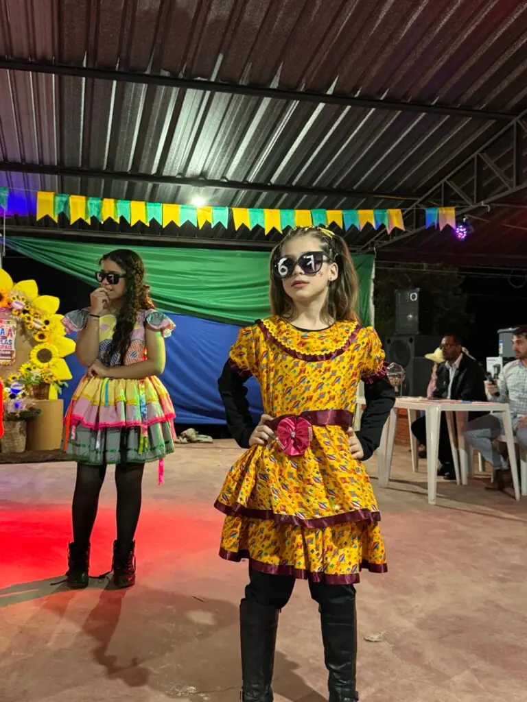 Público comparece em massa e vence o frio na Festa Julina das Escolas João José Leite da Silva e Joaquim dos Santos