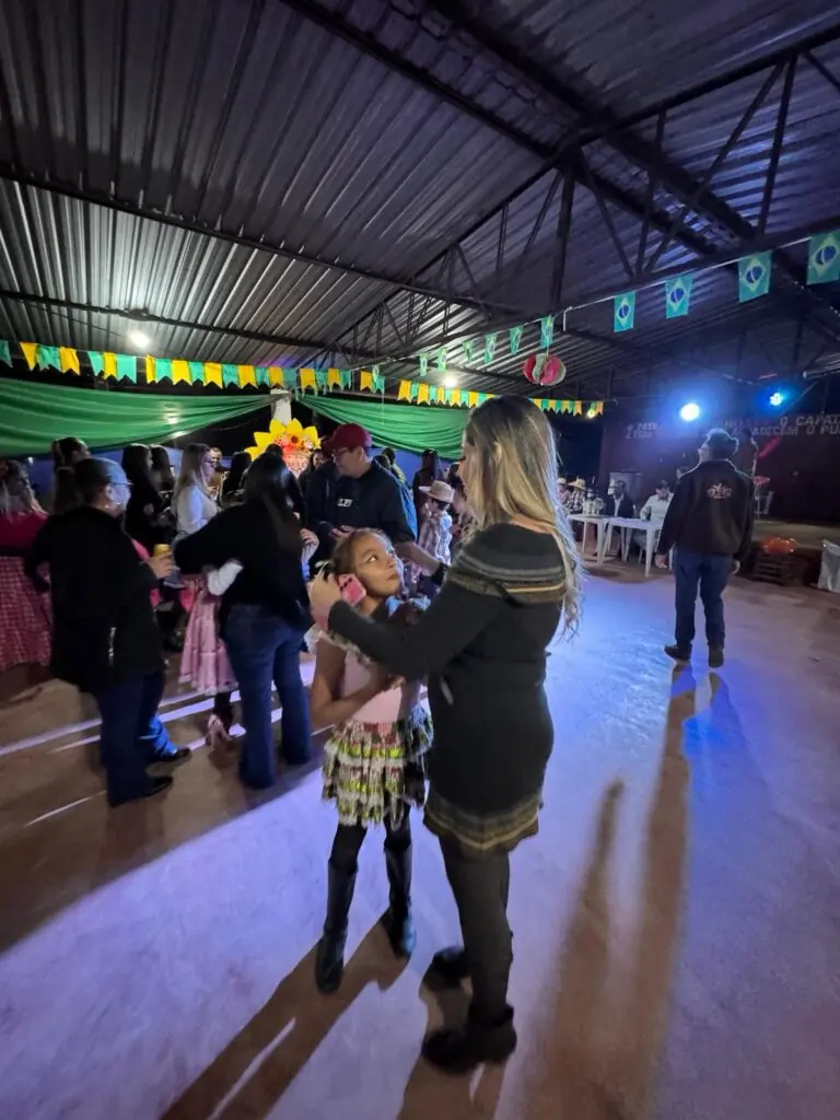 Público comparece em massa e vence o frio na Festa Julina das Escolas João José Leite da Silva e Joaquim dos Santos